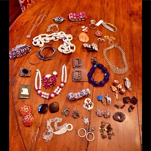Jewelry - 56 piece lot of jewelry necklaces, earrings, pins